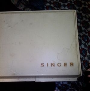 Singer handheld sewing machine